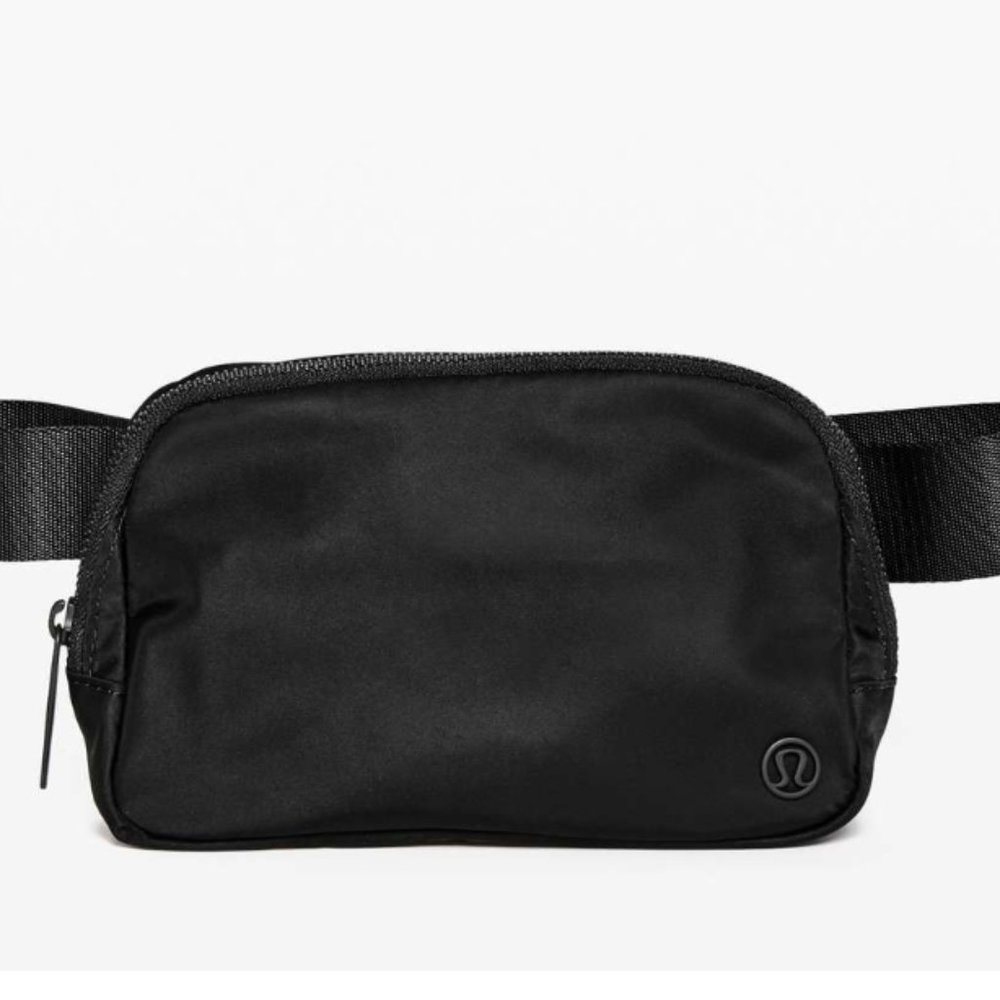 Lululemon Everywhere Belt Bag Black